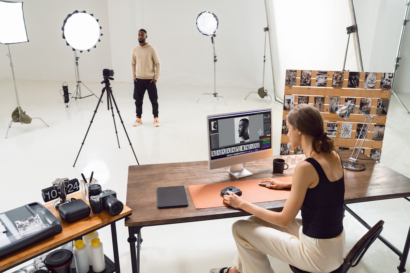 Team von AFOOTSEO bei der Arbeit im Studio